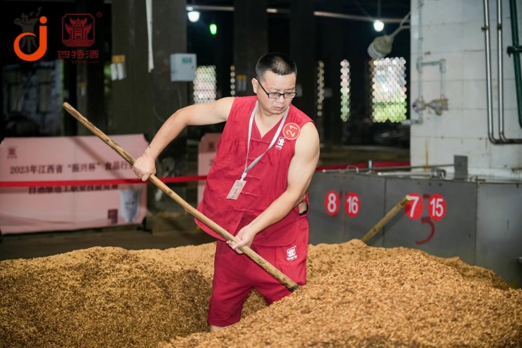 以天工敬工匠！走進(jìn)“實(shí)贛派·勞模故事匯”，四特致敬榜樣力量